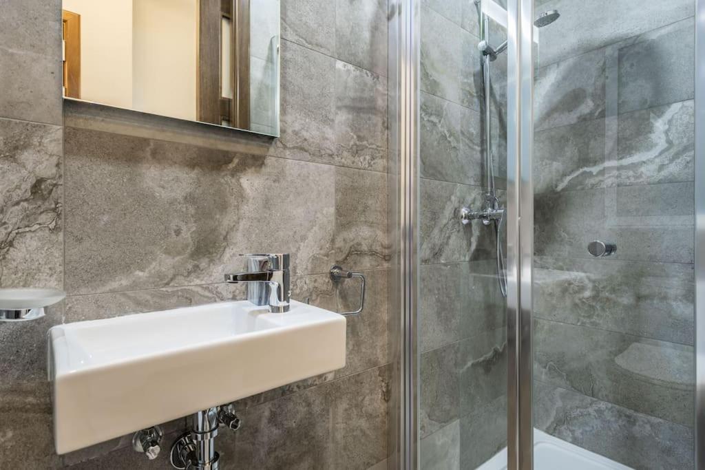 סליאמה Nocturnal Elegance Apartment By Solea מראה חיצוני תמונה