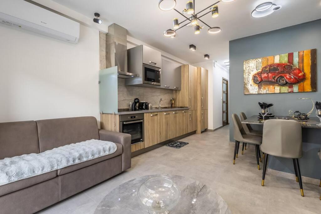 סליאמה Nocturnal Elegance Apartment By Solea מראה חיצוני תמונה