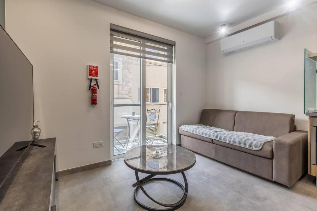 סליאמה Nocturnal Elegance Apartment By Solea מראה חיצוני תמונה