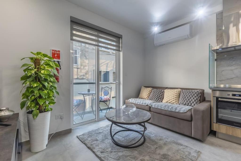 סליאמה Nocturnal Elegance Apartment By Solea מראה חיצוני תמונה